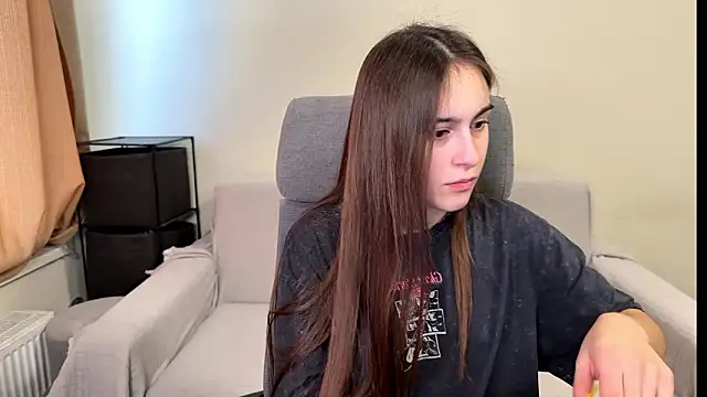 Snapshot of AliceKolltt chatting on 02-09-26, 02:04 AliceKolltt online show from 02-09-26, 02:04