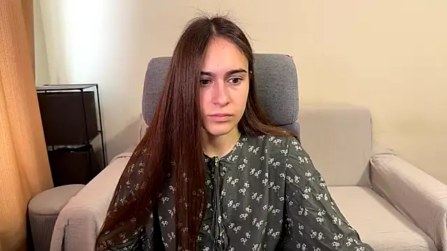 Snapshot of AliceKolltt chatting on 10-17-25, 07:44 AliceKolltt online show from 10-17-25, 07:44