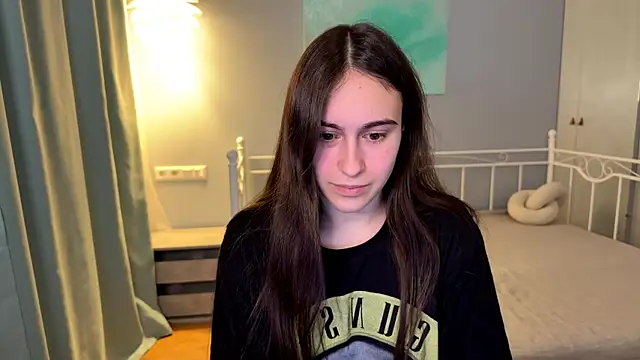 Snapshot of AliceKolltt chatting on 06-15-26, 06:07 AliceKolltt online show from 06-15-26, 06:07