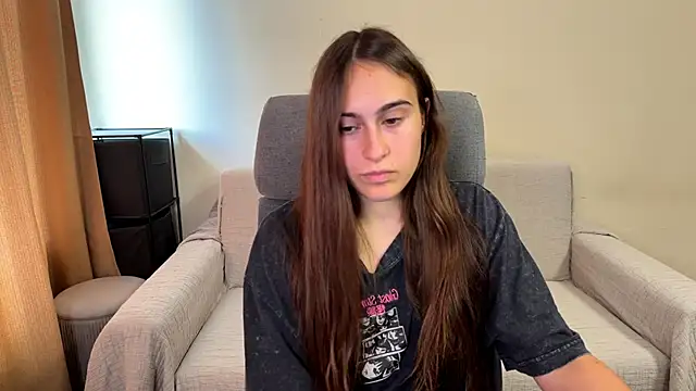 Snapshot of AliceKolltt chatting on 09-18-25, 10:07 AliceKolltt online show from 09-18-25, 10:07