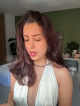 EmaSaenz online show from 07-21-26, 10:00