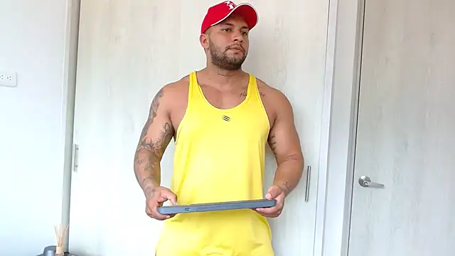 Snapshot of frank_myles chatting on 03-13-26, 06:02 frank myles online show from 03-13-26, 06:02