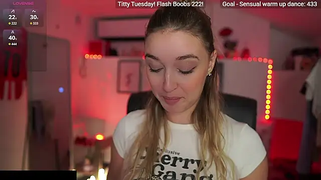 Alexis   Texas online show from 11-25-25, 02:17