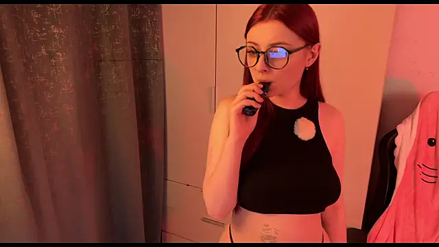 RozieRose online show from 11-10-25, 05:01