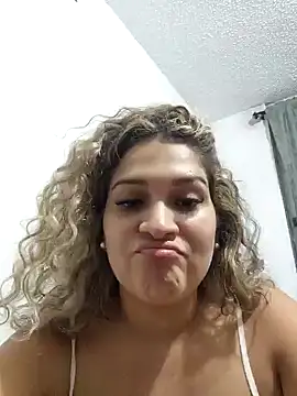 Snapshot of Sara_smiiith211 chatting on 01-20-25, 01:18 Sara smiiith211 online show from 01-20-25, 01:18