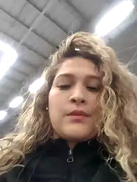Snapshot of Sara_smiiith211 chatting on 03-18-25, 01:02 Sara smiiith211 online show from 03-18-25, 01:02