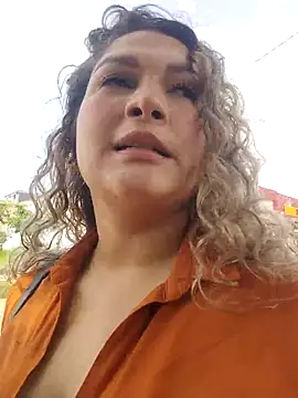 Sara smiiith211 online show from 04-06-26, 03:13