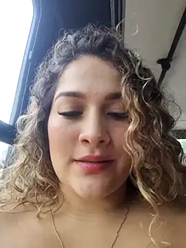 Sara smiiith211 online show from 11-03-25, 10:13