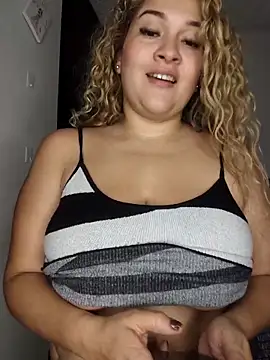 Sara smiiith211 online show from 12-21-25, 10:06