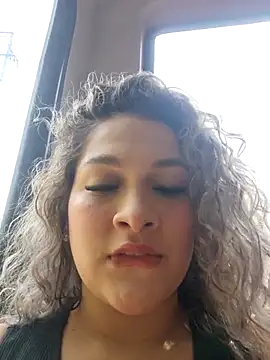 Sara smiiith211 online show from 02-11-26, 03:34