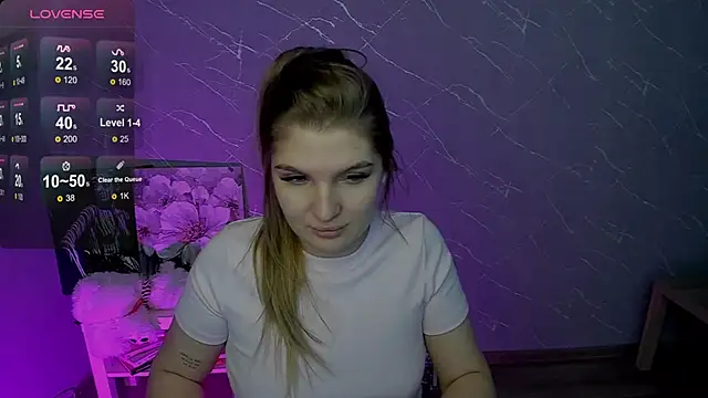 Snapshot of lily_williamss chatting on 05-17-26, 01:00 lily williamss online show from 05-17-26, 01:00