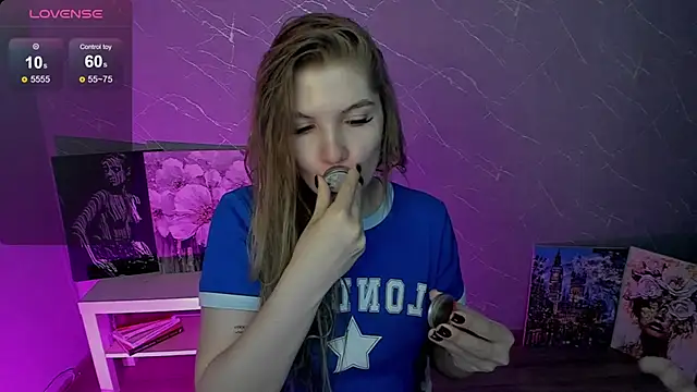 Snapshot of lily_williamss chatting on 05-11-26, 12:12 lily williamss online show from 05-11-26, 12:12