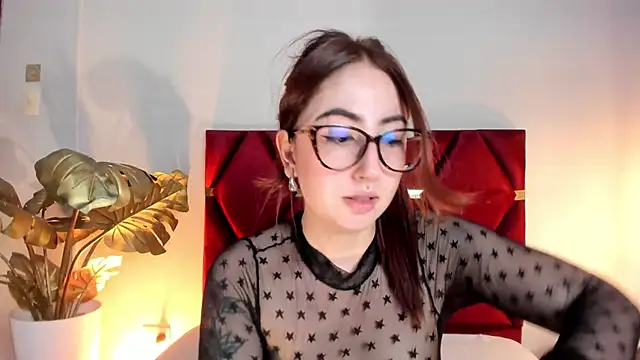 Emilywatsonn online show from 10-29-25, 09:58