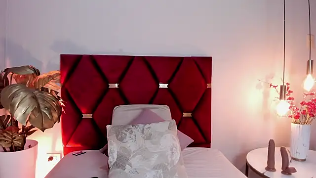 Emilywatsonn online show from 04-03-26, 06:14