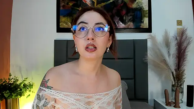 Emilywatsonn online show from 10-23-25, 12:42