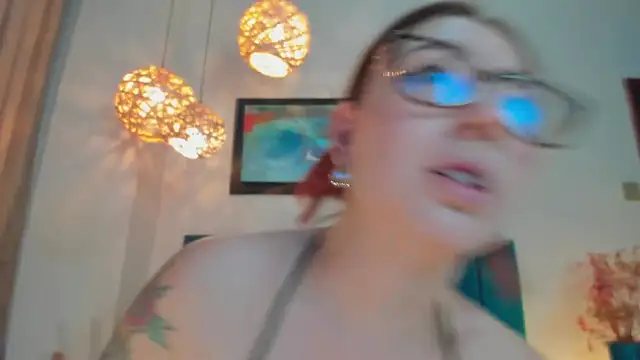 Emilywatsonn online show from 11-07-25, 12:26