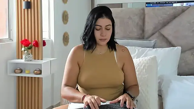 EmilyPeytonn online show from 10-12-25, 01:23