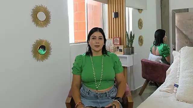 EmilyPeytonn online show from 11-22-25, 01:10