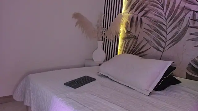 Samaantha-White online show from 11-14-25, 11:47