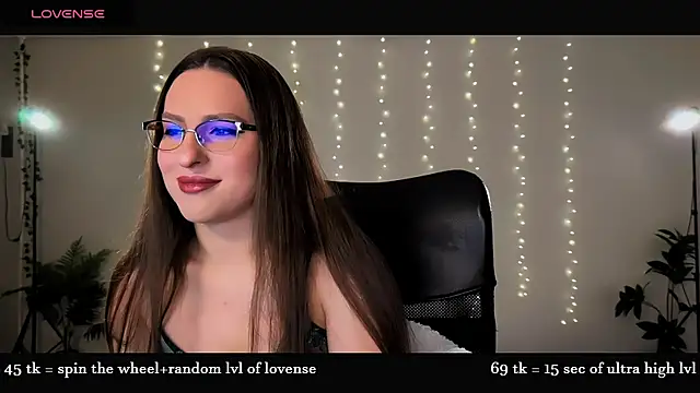 Alicia x art online show from 03-27-26, 08:10