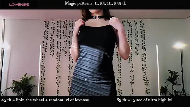 Snapshot of Alicia_x_art chatting on 06-14-26, 03:46 Alicia x art online show from 06-14-26, 03:46