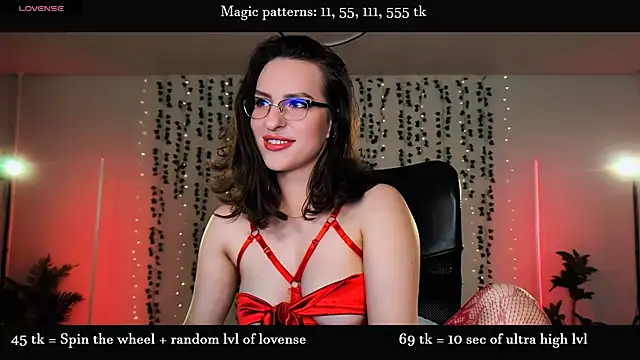 Snapshot of Alicia_x_art chatting on 07-10-26, 06:41 Alicia x art online show from 07-10-26, 06:41