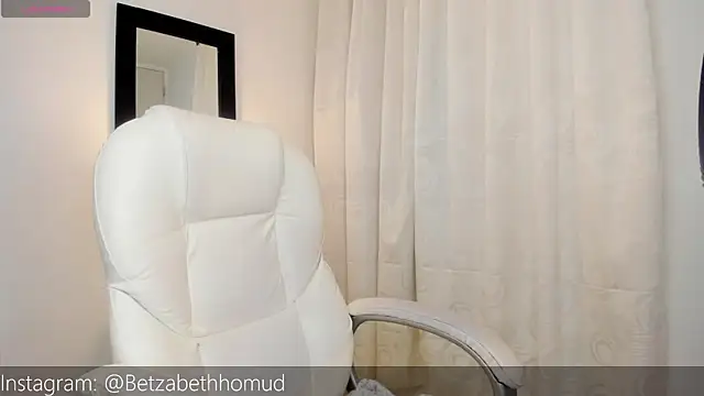Snapshot of BetzabethHomud0 chatting on 10-24-25, 06:45 BetzabethHomud0 online show from 10-24-25, 06:45