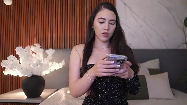 Amelia Rouse online show from 12-22-25, 09:59