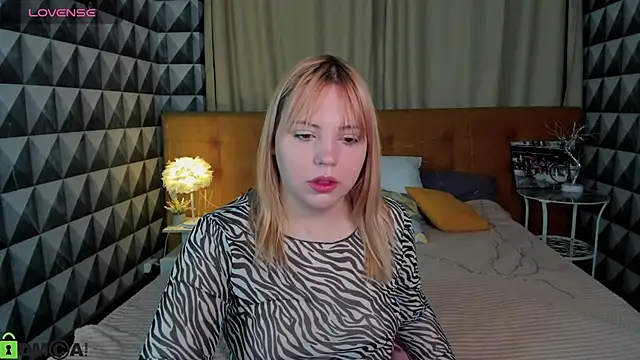 Stacy Luv online show from 09-15-25, 12:33