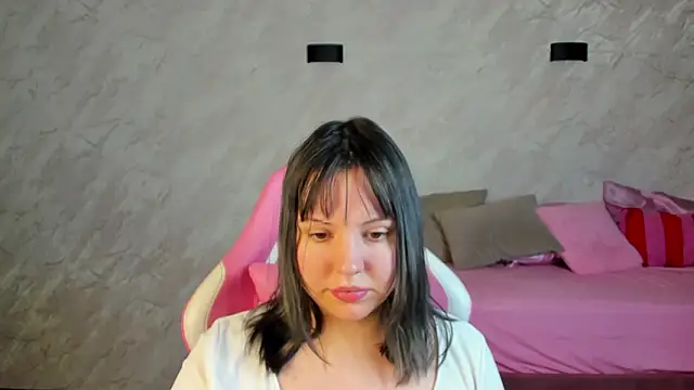 Snapshot of Stacy_Luv chatting on 02-25-26, 09:20 Stacy Luv online show from 02-25-26, 09:20