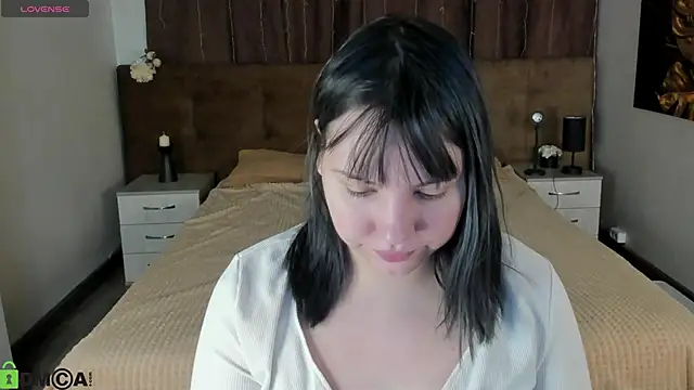 Snapshot of Stacy_Luv chatting on 02-19-26, 08:33 Stacy Luv online show from 02-19-26, 08:33