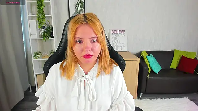 Snapshot of Stacy_Luv chatting on 02-14-26, 09:09 Stacy Luv online show from 02-14-26, 09:09