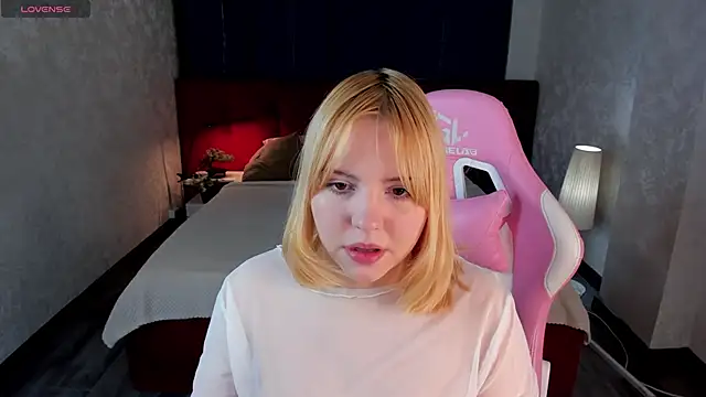 Stacy Luv online show from 11-17-25, 09:13