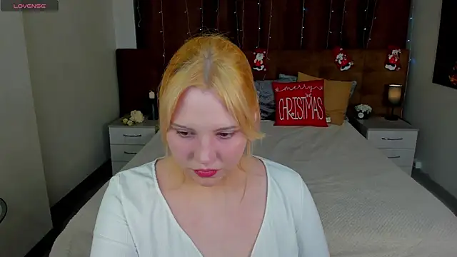 Stacy Luv online show from 12-15-25, 09:04