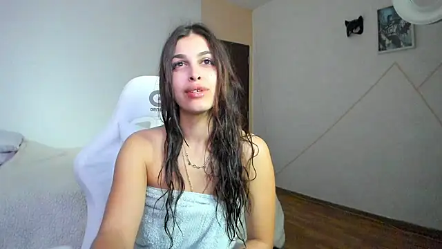 Snapshot of EvaWhisper chatting on 12-08-24, 06:22 EvaWhisper online show from 12-08-24, 06:22