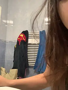 Snapshot of EvaWhisper chatting on 02-23-25, 05:39 EvaWhisper online show from 02-23-25, 05:39