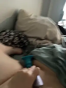 sylviahhh online show from 12-29-24, 02:00