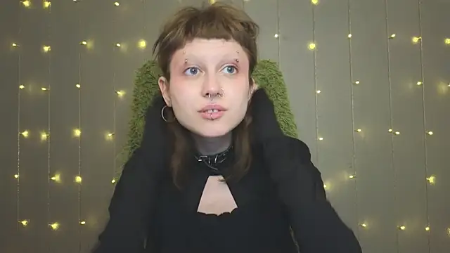 Snapshot of kortny_yo chatting on 01-18-25, 12:02 kortny yo online show from 01-18-25, 12:02