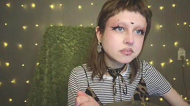 Snapshot of kortny_yo chatting on 01-19-25, 03:08 kortny yo online show from 01-19-25, 03:08