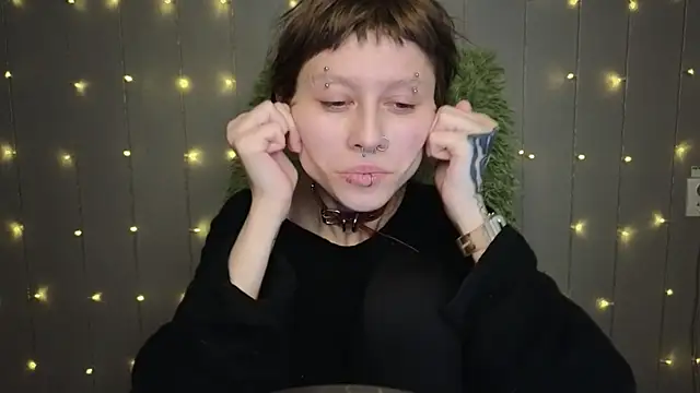 Snapshot of kortny_yo chatting on 02-16-25, 06:21 kortny yo online show from 02-16-25, 06:21