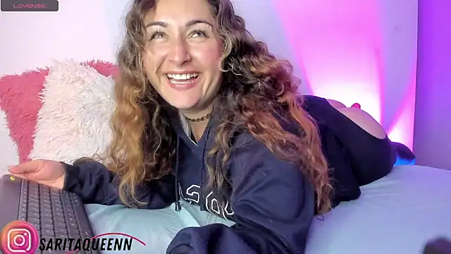 Snapshot of saara_queen_ chatting on 03-22-25, 03:52 saara queen online show from 03-22-25, 03:52