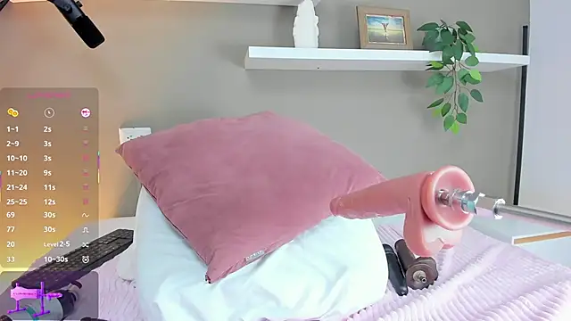 ashley nicoll online show from 12-03-25, 07:13