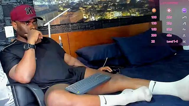 Snapshot of thomas_santtos1 chatting on 03-01-25, 01:40 thomas santtos1 online show from 03-01-25, 01:40