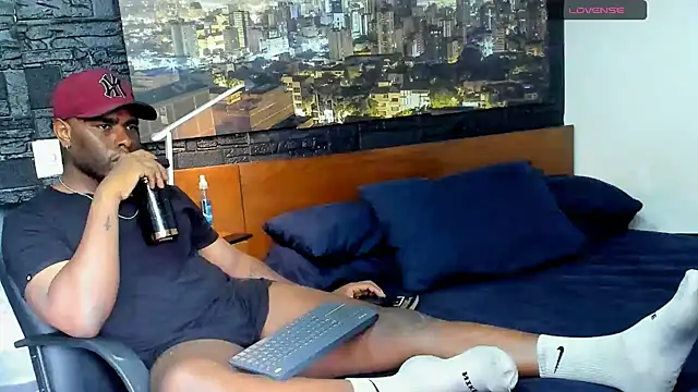 Snapshot of thomas_santtos1 chatting on 02-25-25, 09:04 thomas santtos1 online show from 02-25-25, 09:04