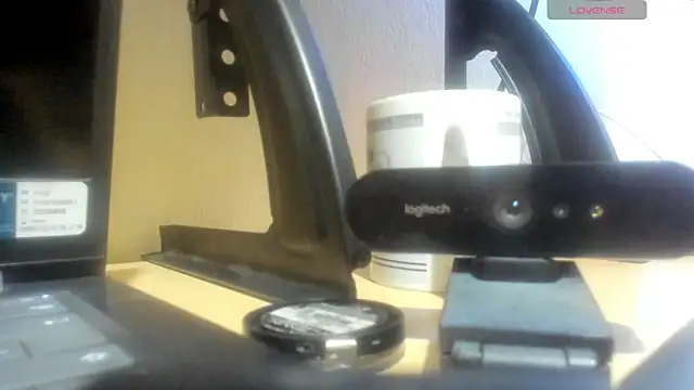 Snapshot of thomas_santtos1 chatting on 06-13-26, 04:10 thomas santtos1 online show from 06-13-26, 04:10