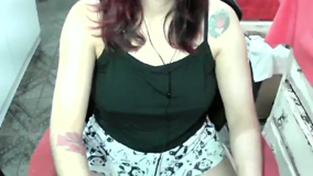 Snapshot of ManuEscarlate13 chatting on 02-25-26, 04:01 ManuEscarlate13 online show from 02-25-26, 04:01