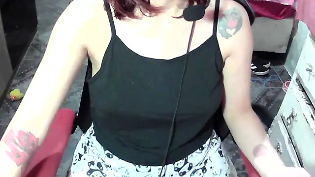 ManuEscarlate13 online show from 11-06-25, 05:11