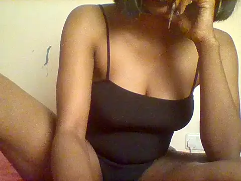 Queeen model online show from 04-26-26, 01:47