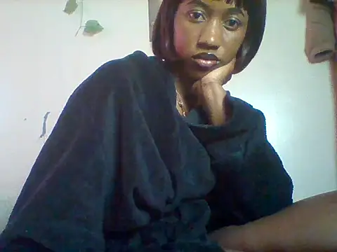 Queeen model online show from 06-25-26, 12:54