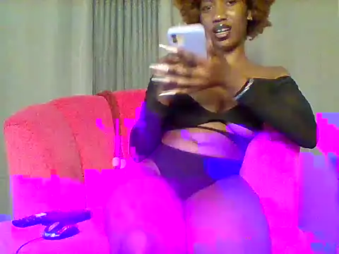 Queeen model online show from 02-24-25, 09:30